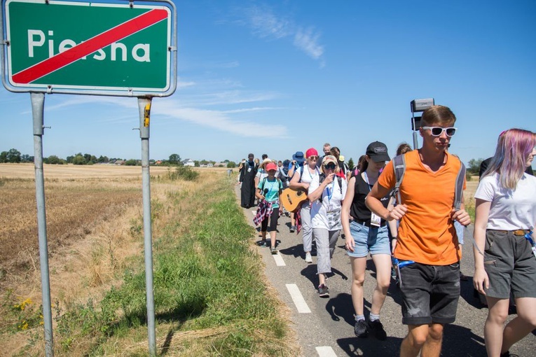 Jednodniowa Piesza Pielgrzymka z Głogowa do Piersnej - cz. II