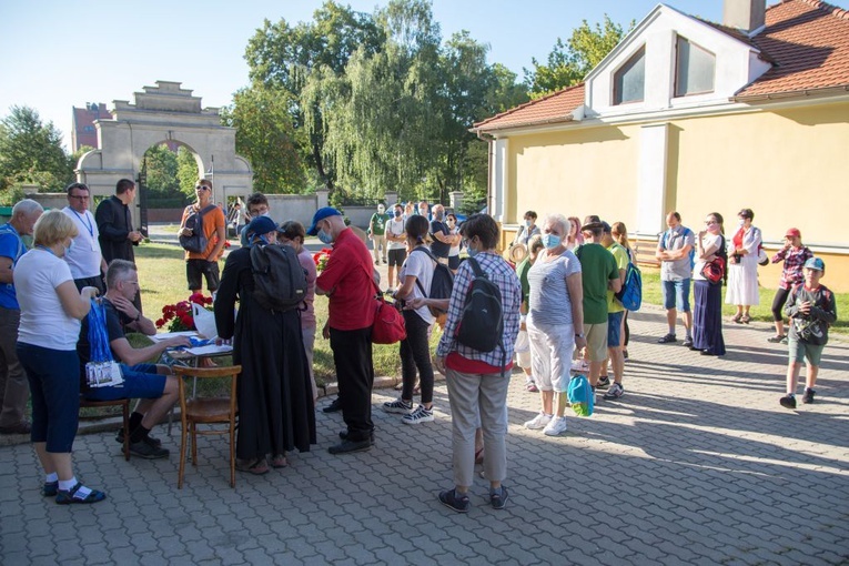 Jednodniowa Piesza Pielgrzymka z Głogowa do Piersnej - cz. II