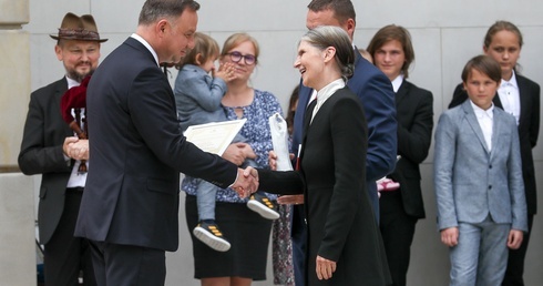 Joanna Krupska, prezes Związku Dużych Rodzin „Trzy plus” podziękowała prezydentowi za wsparcie udzielane rodzinom