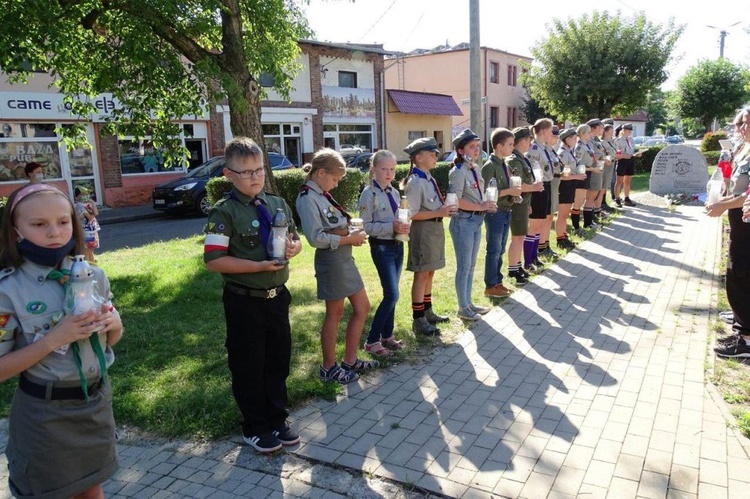 Harcerze ze Wschowy uczcili Powstańców Warszawskich