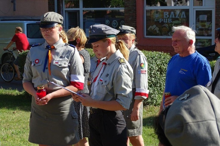 Harcerze ze Wschowy uczcili Powstańców Warszawskich