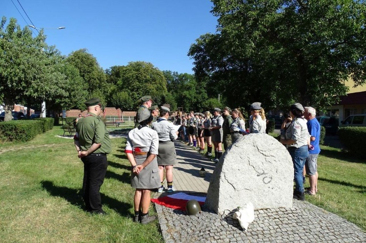 Harcerze ze Wschowy uczcili Powstańców Warszawskich