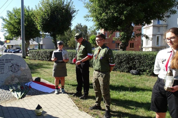 Harcerze ze Wschowy uczcili Powstańców Warszawskich