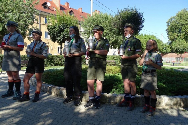 Harcerze ze Wschowy uczcili Powstańców Warszawskich