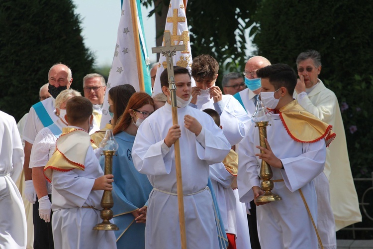 Nowy ołtarz w Niecieczy