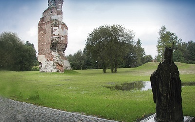 ◄	Niewielki fragment przypomina o czasach świetności budynku w Rytwianach. 