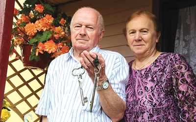▲	Stanisław i Wanda Dylewscy od 45 lat opiekują się parafialną świątynią.