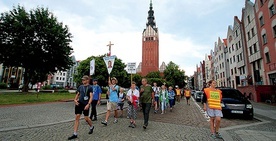 ▼	Hasło tegorocznej pielgrzymki brzmi:  „Bądź wola Twoja”. W trasie pątnicy codziennie będą słuchać porannych katechez. W tym roku opierają się one na rozważaniach kolejnych fragmentów Modlitwy Pańskiej.