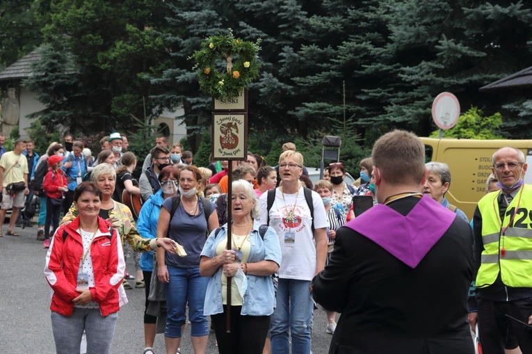 Pielgrzymi z Suchej Beskidzkiej już idą