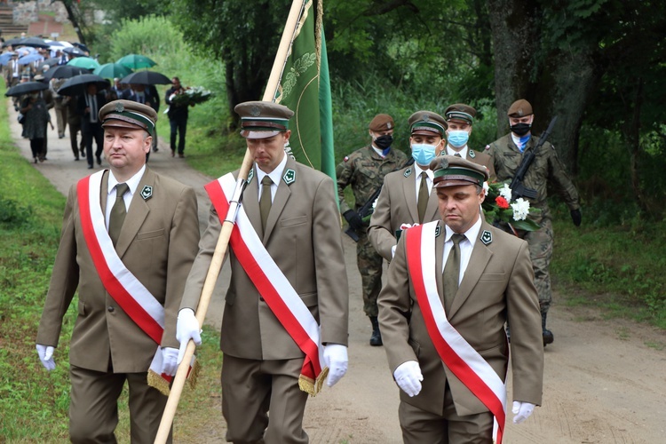 Orzechowo. Posadzenie dębów katyńskich