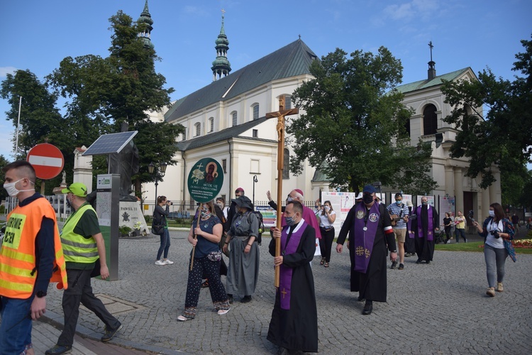 ŁPPM na Jasną Górę - Msza św. w Łowiczu