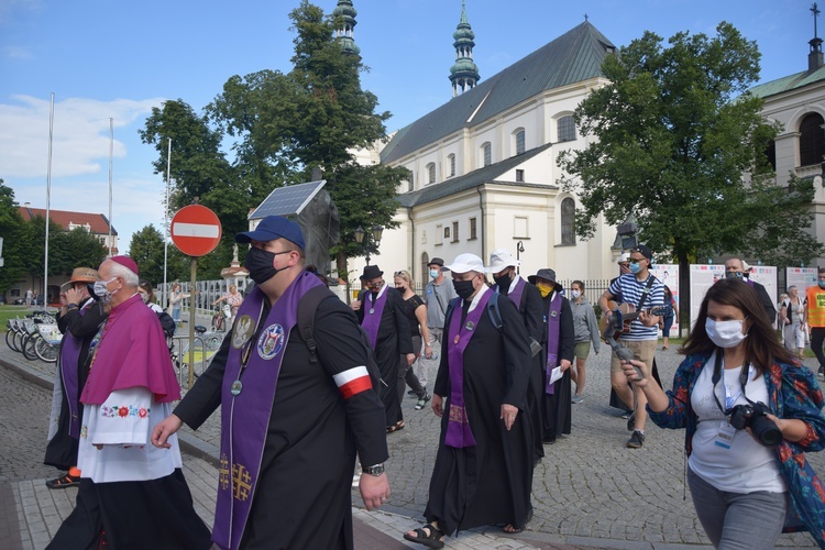 ŁPPM na Jasną Górę - Msza św. w Łowiczu