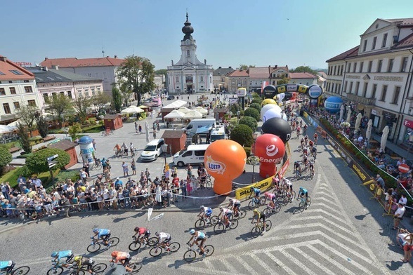 Wadowice. Kard. Dziwisz otworzył trzeci etap 77. Tour de Pologne