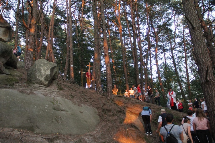 Ciężkowice. Golgota Skamieniałego Miasta