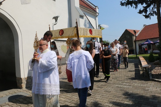 Odpust w sanktuarium św. Filomeny w Gniechowicach