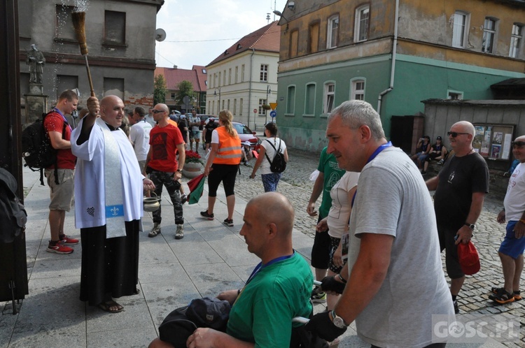 Piesza pielgrzymka z Zielonej Góry do Otynia