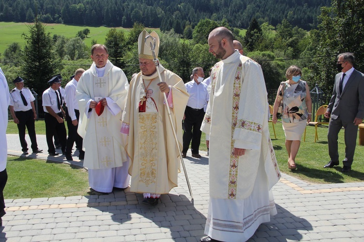 Stawisza. Poświęcenie pomnika i kaplicy św. Jana Pawła II