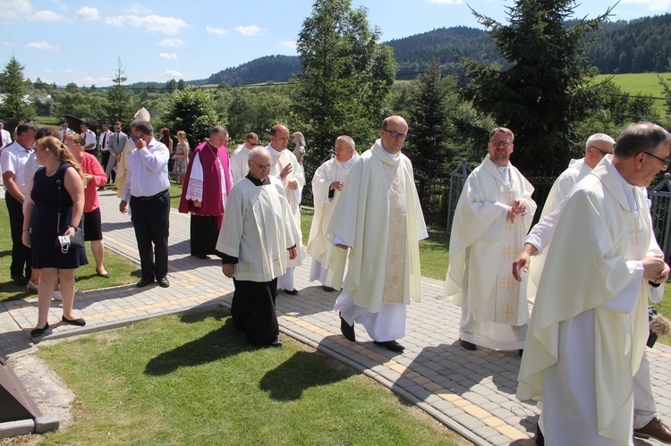 Stawisza. Poświęcenie pomnika i kaplicy św. Jana Pawła II