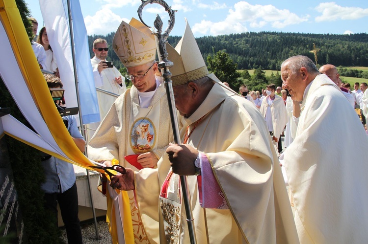 Stawisza. Poświęcenie pomnika i kaplicy św. Jana Pawła II