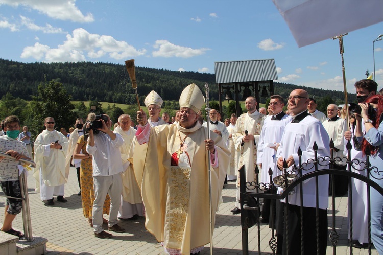 Stawisza. Poświęcenie pomnika i kaplicy św. Jana Pawła II