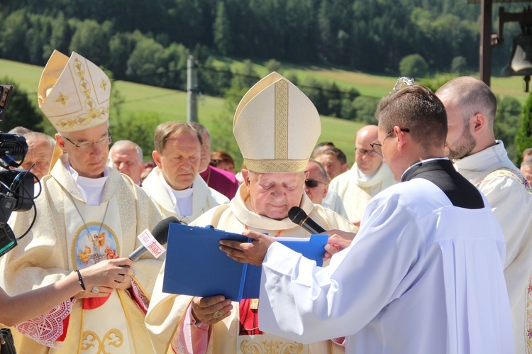 Stawisza. Poświęcenie pomnika i kaplicy św. Jana Pawła II