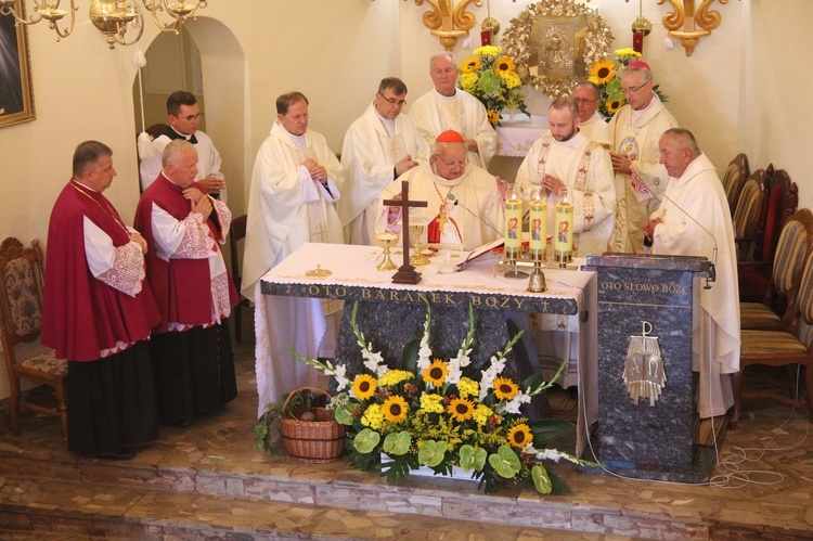 Stawisza. Poświęcenie pomnika i kaplicy św. Jana Pawła II