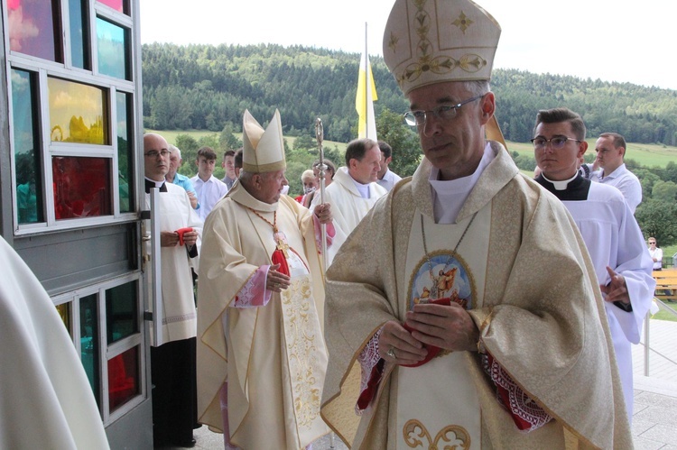 Stawisza. Poświęcenie pomnika i kaplicy św. Jana Pawła II