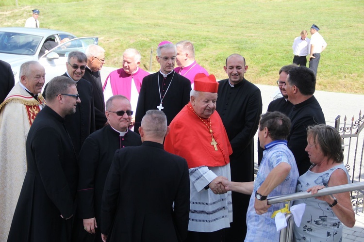 Stawisza. Poświęcenie pomnika i kaplicy św. Jana Pawła II