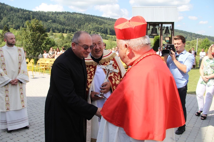 Stawisza. Poświęcenie pomnika i kaplicy św. Jana Pawła II