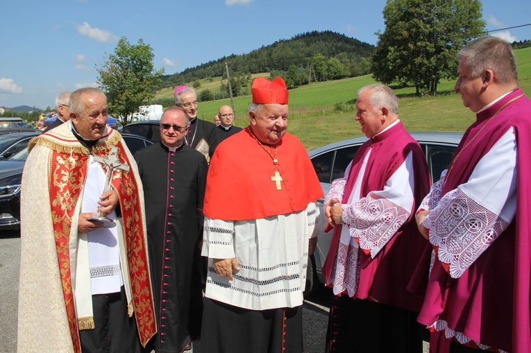 Stawisza. Poświęcenie pomnika i kaplicy św. Jana Pawła II