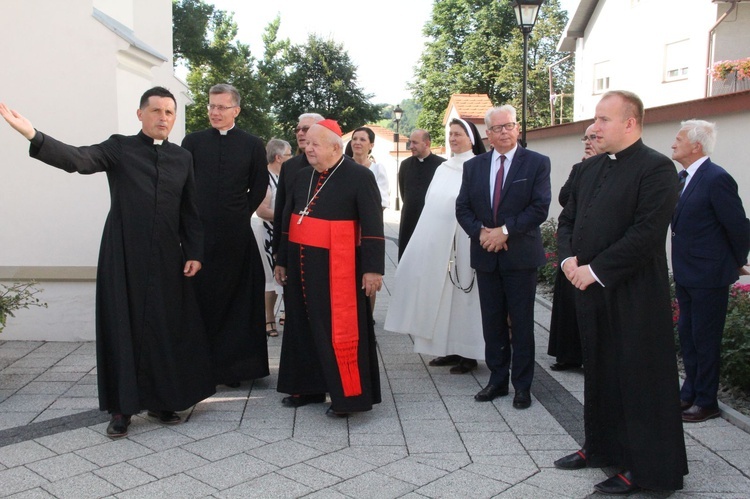 Bobowa. Przekazanie relikwii św. Jana Pawła II