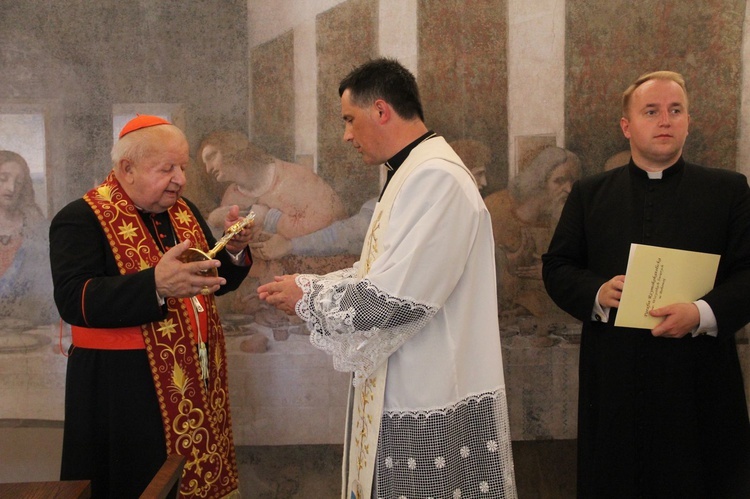 Bobowa. Przekazanie relikwii św. Jana Pawła II