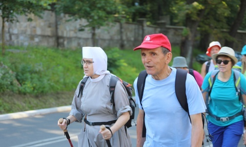 Na czele pątników z Cieszyna już po raz 25. maszeruje w tym roku ks. prał. Stefan Sputek