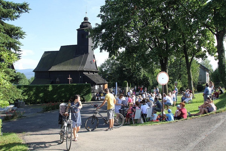 Kościół św. Wawrzyńca w Bielowicku jest celem pielgrzymów ze Skoczowa i okolic co roku 10 sierpnia.