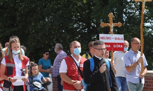 Drogę Krzyżową poprowadził ks. Piotr Bratek.