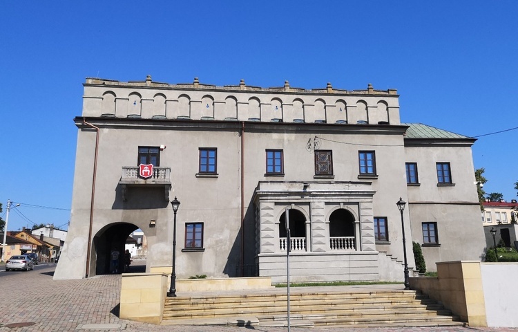 Przed siedzibą opoczyńskiego muzeum zostanie otwarta wystawa plenerowa nawiązująca do udziału mieszkańców Opoczna i regionu w wojnie polsko-bolszewickiej.