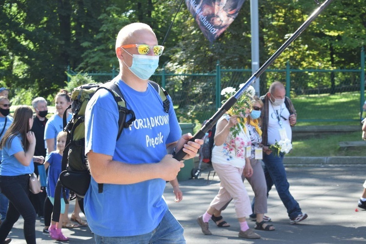 Pielgrzymi u tronu Matki 