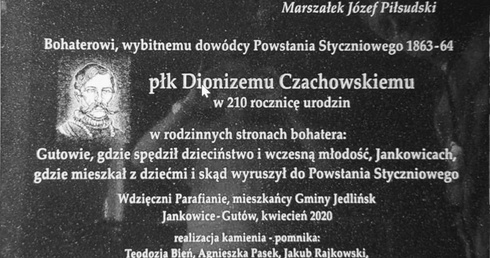 Poświęcenie i odsłonięcie tablicy juz w niedzielę.