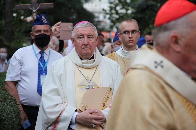 Kamionek: Odsłonięto tablicę upamiętniającą ks. Skorupkę i jego żołnierzy [GALERIA]