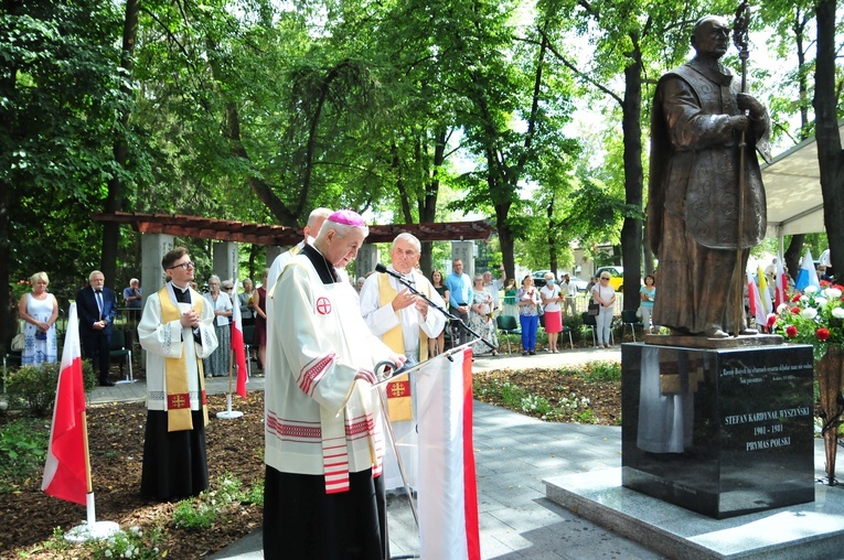 Odsłonięto pomnik kard. Stefana Wyszyńskiego