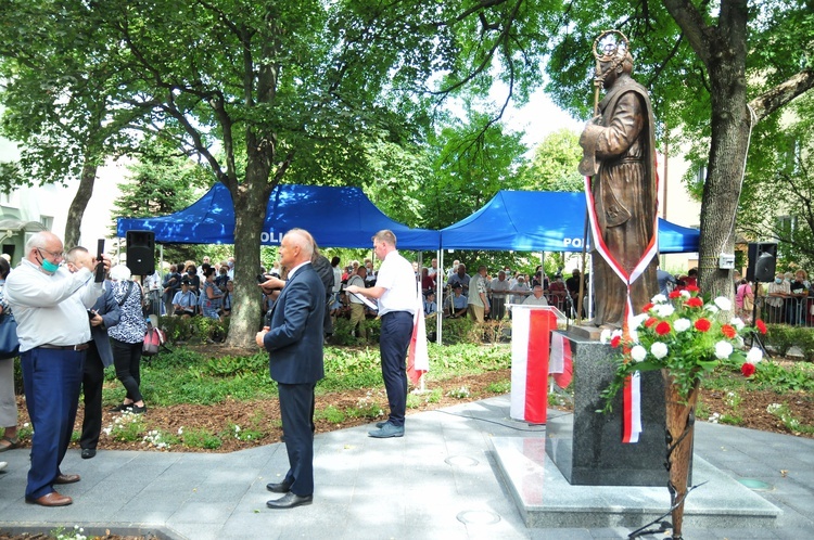 Odsłonięto pomnik kard. Stefana Wyszyńskiego