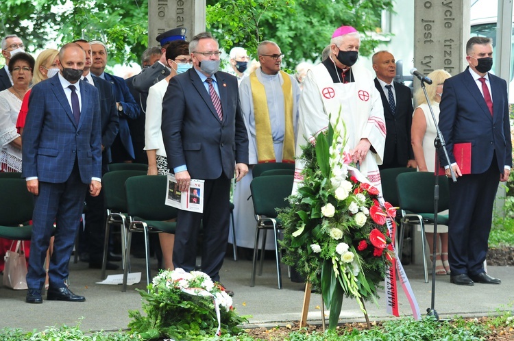 Odsłonięto pomnik kard. Stefana Wyszyńskiego