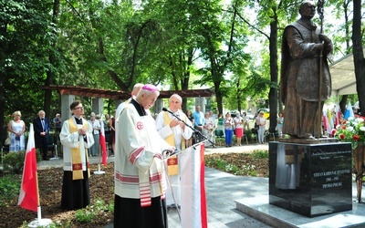 Odsłonięto pomnik kard. Stefana Wyszyńskiego