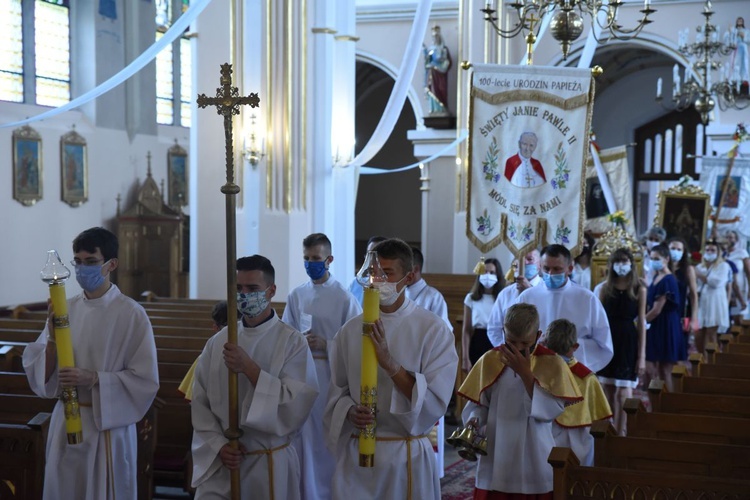 Procesja eucharystyczna.