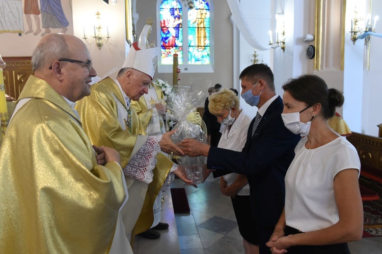 Odnowiony kościół w Wietrzychowicach