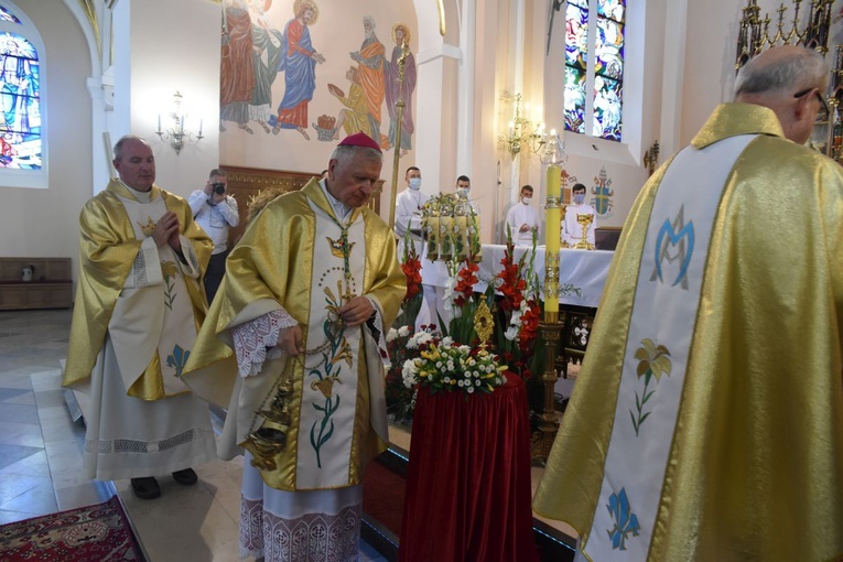 Odnowiony kościół w Wietrzychowicach