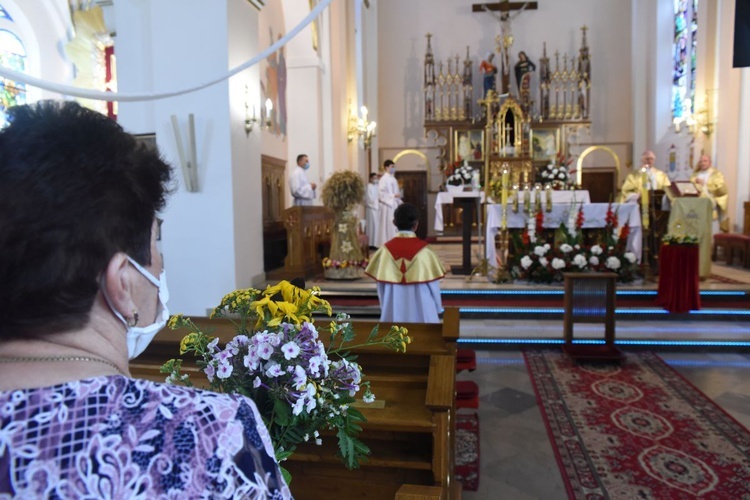 Odnowiony kościół w Wietrzychowicach