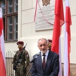 Tablica w hołdzie żołnierzom Armii Ochotniczej