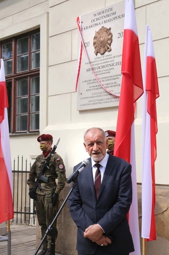 Tablica w hołdzie żołnierzom Armii Ochotniczej