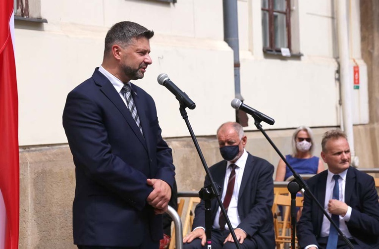 Tablica w hołdzie żołnierzom Armii Ochotniczej